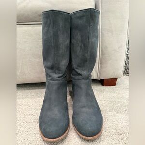 Ugg Cary Boots in Black